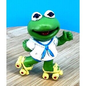 Vintage 1986 Muppets Babies Kermit The Frog Roller Skating 2.5” PVC Figure Cake